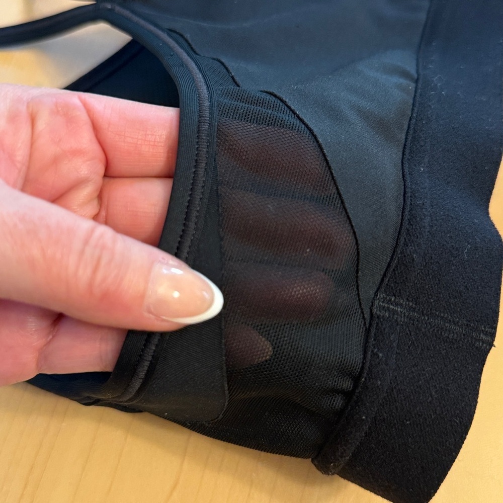 Nike Mesh Detailed Sports Bra Med - Picture 2 of 4